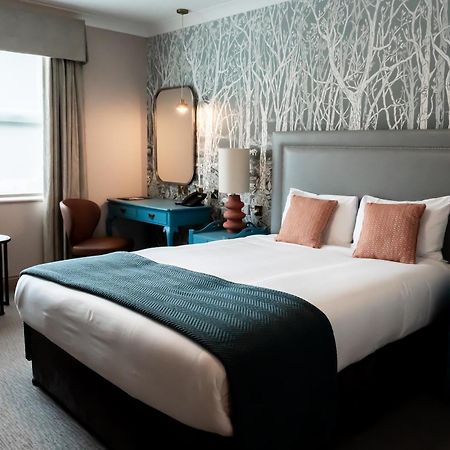 Bush Hotel Farnham Eksteriør bilde