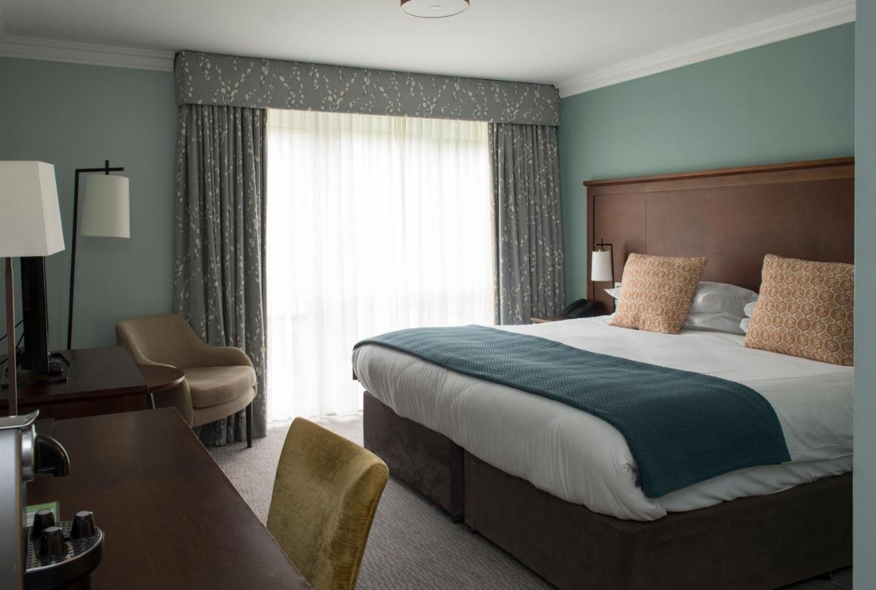 Bush Hotel Farnham Eksteriør bilde