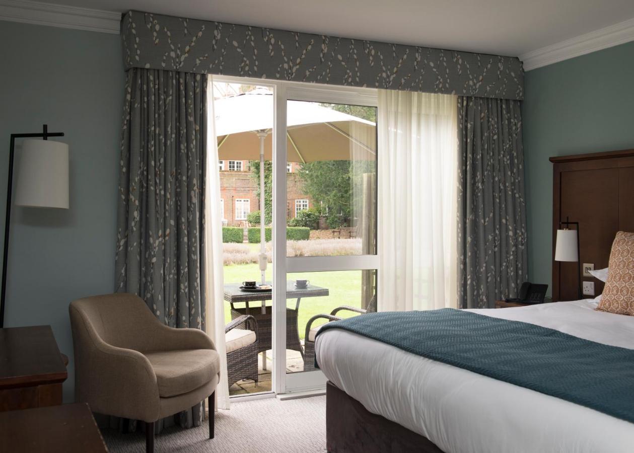 Bush Hotel Farnham Eksteriør bilde