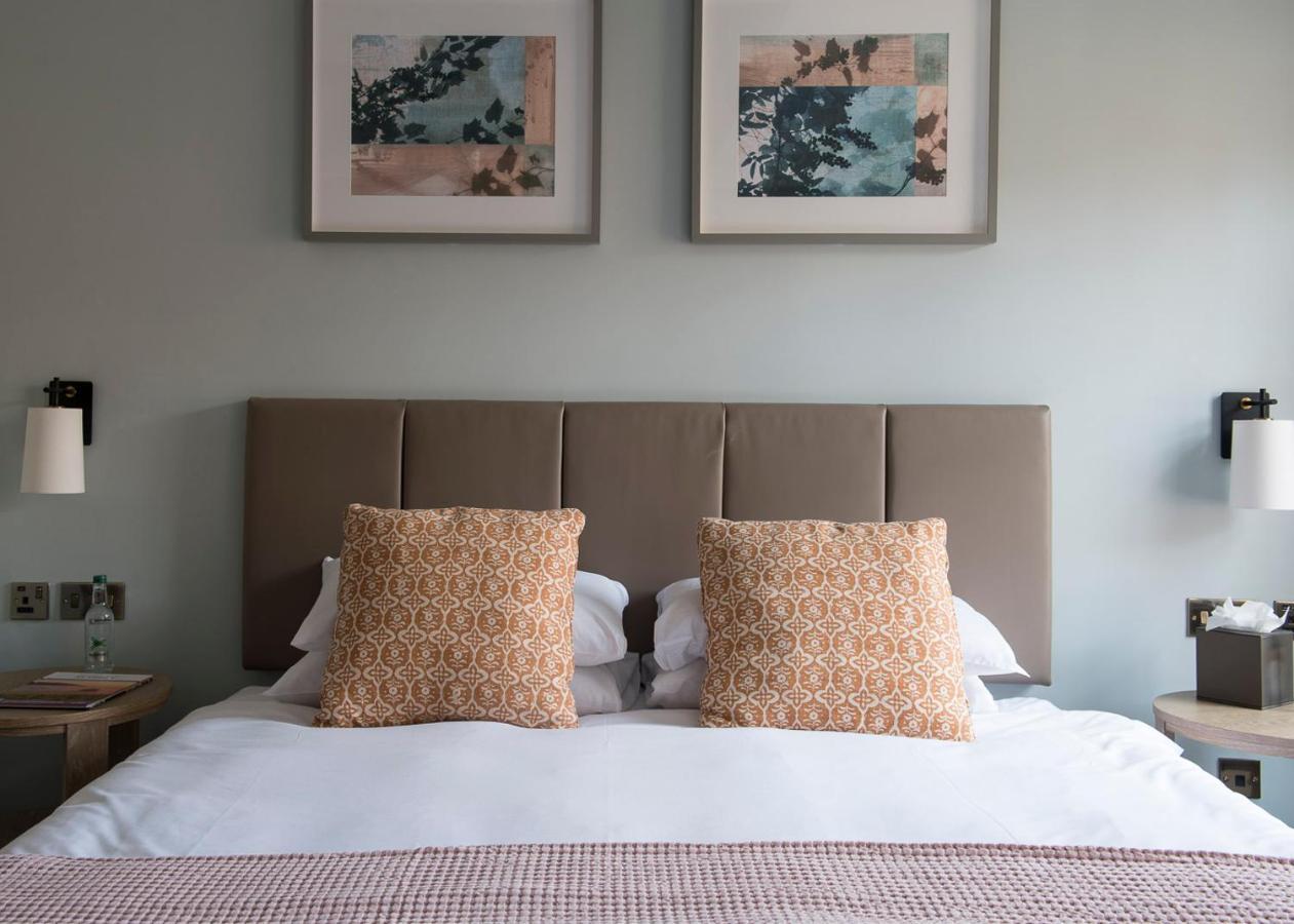 Bush Hotel Farnham Eksteriør bilde