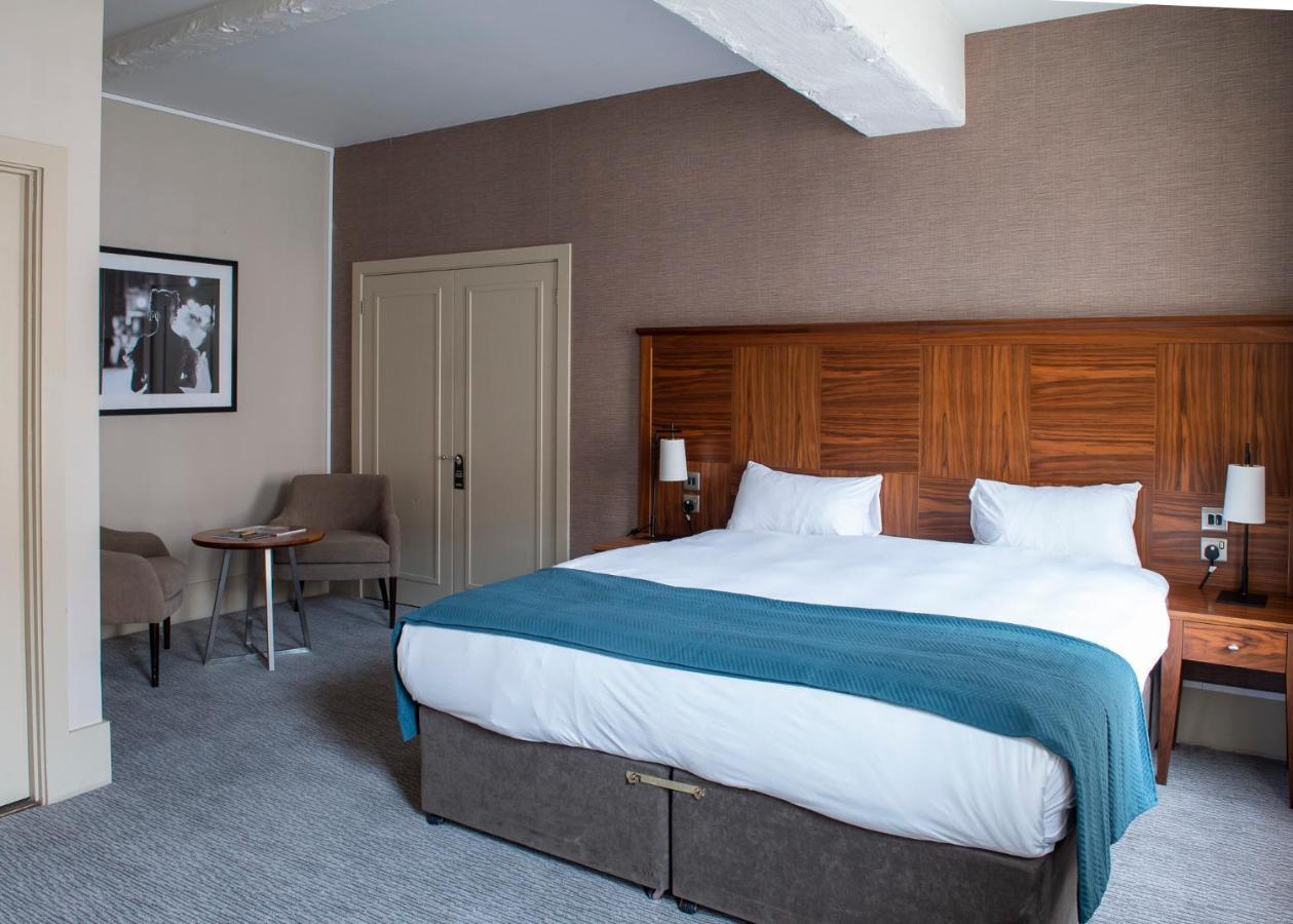 Bush Hotel Farnham Eksteriør bilde