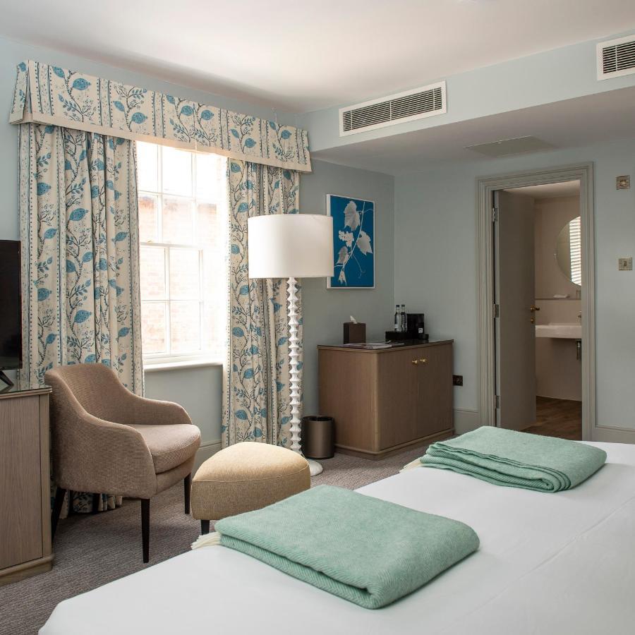 Bush Hotel Farnham Eksteriør bilde