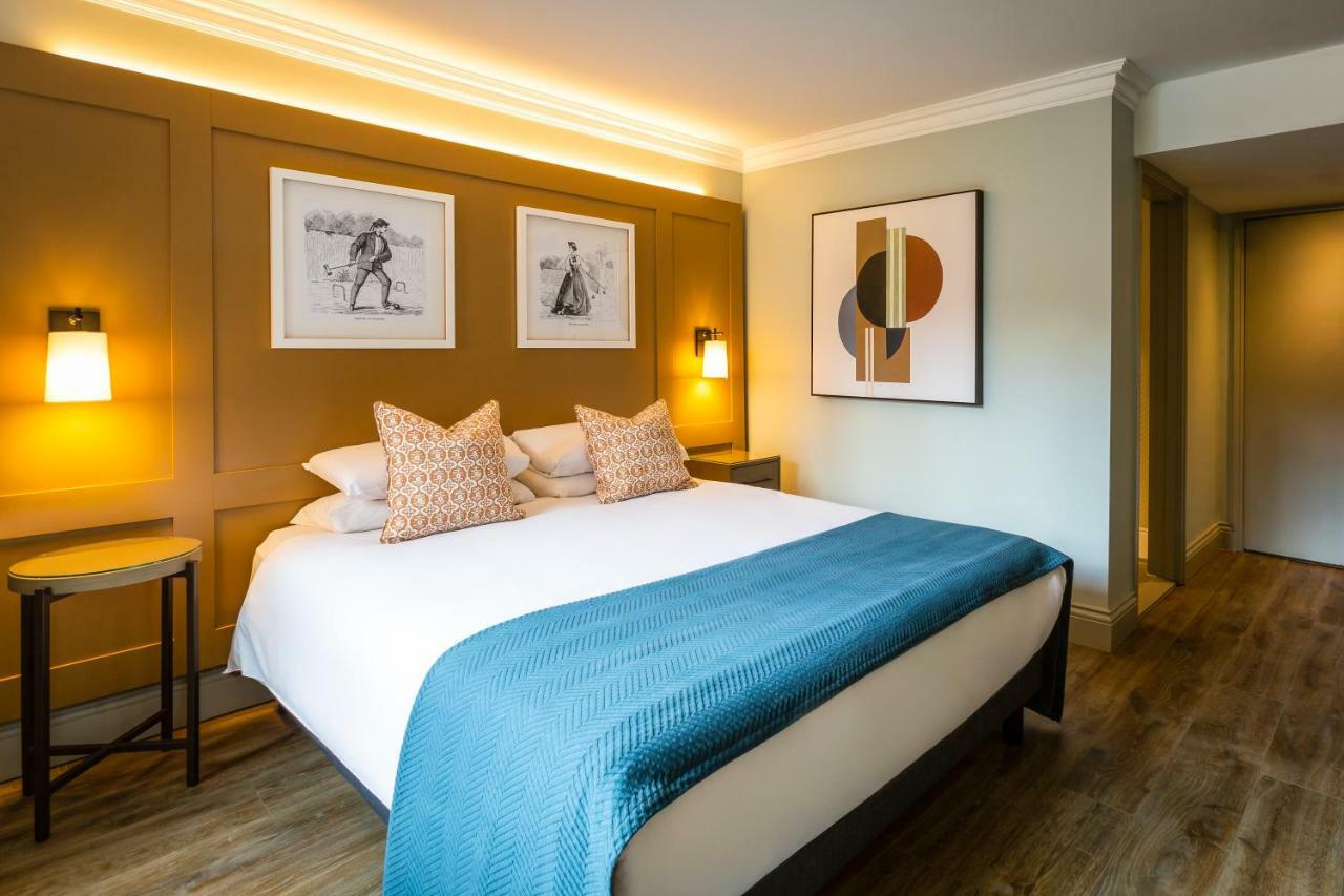 Bush Hotel Farnham Eksteriør bilde